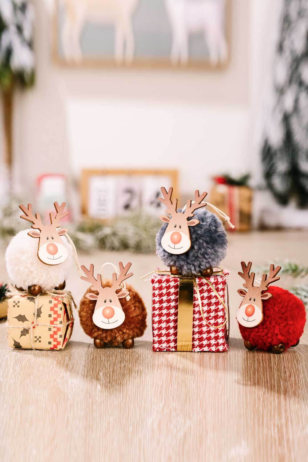 4-Pack Christmas Sherpa Reindeer Hanging Widgets