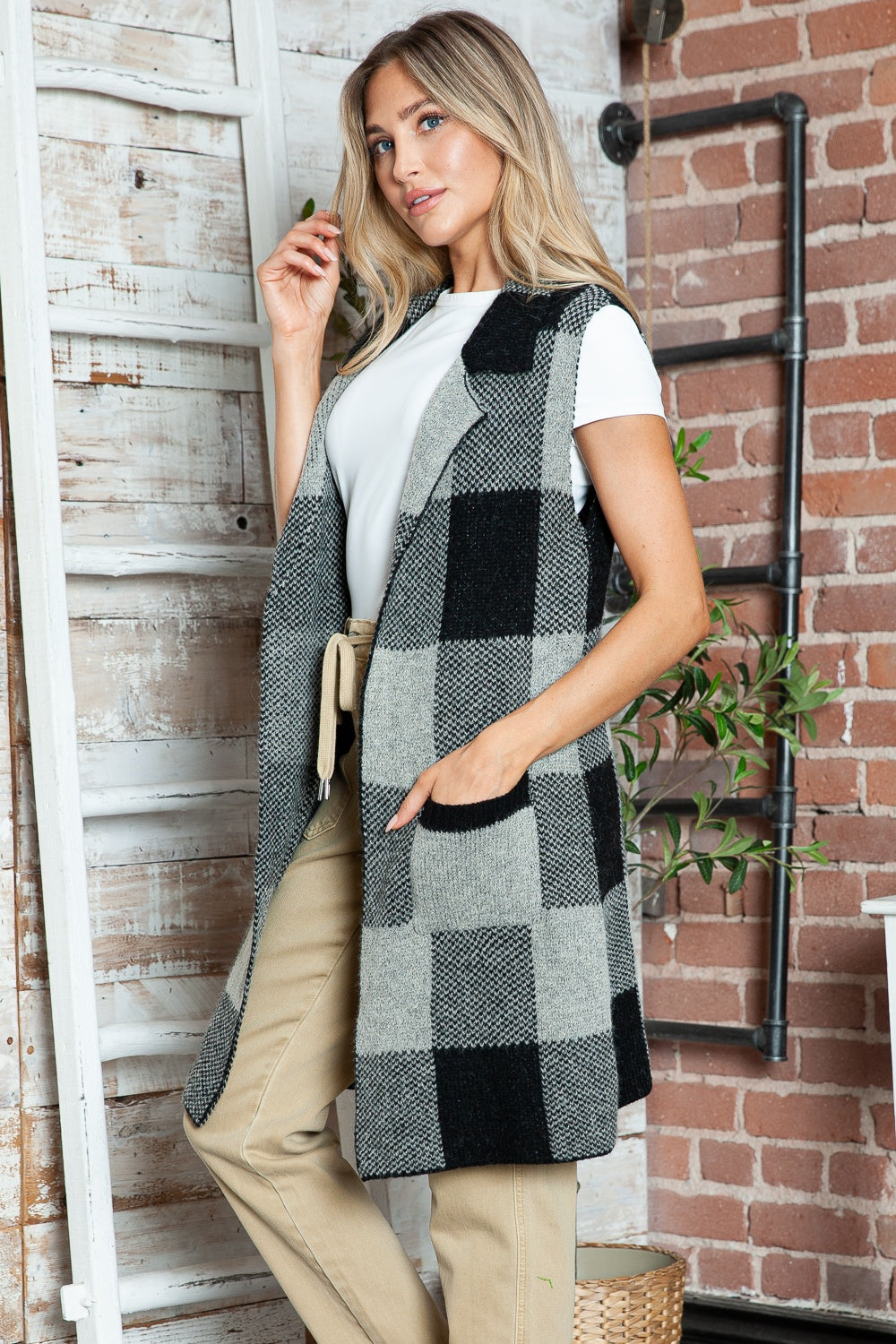 Plaid Lapel Collar Sleeveless Cardigan